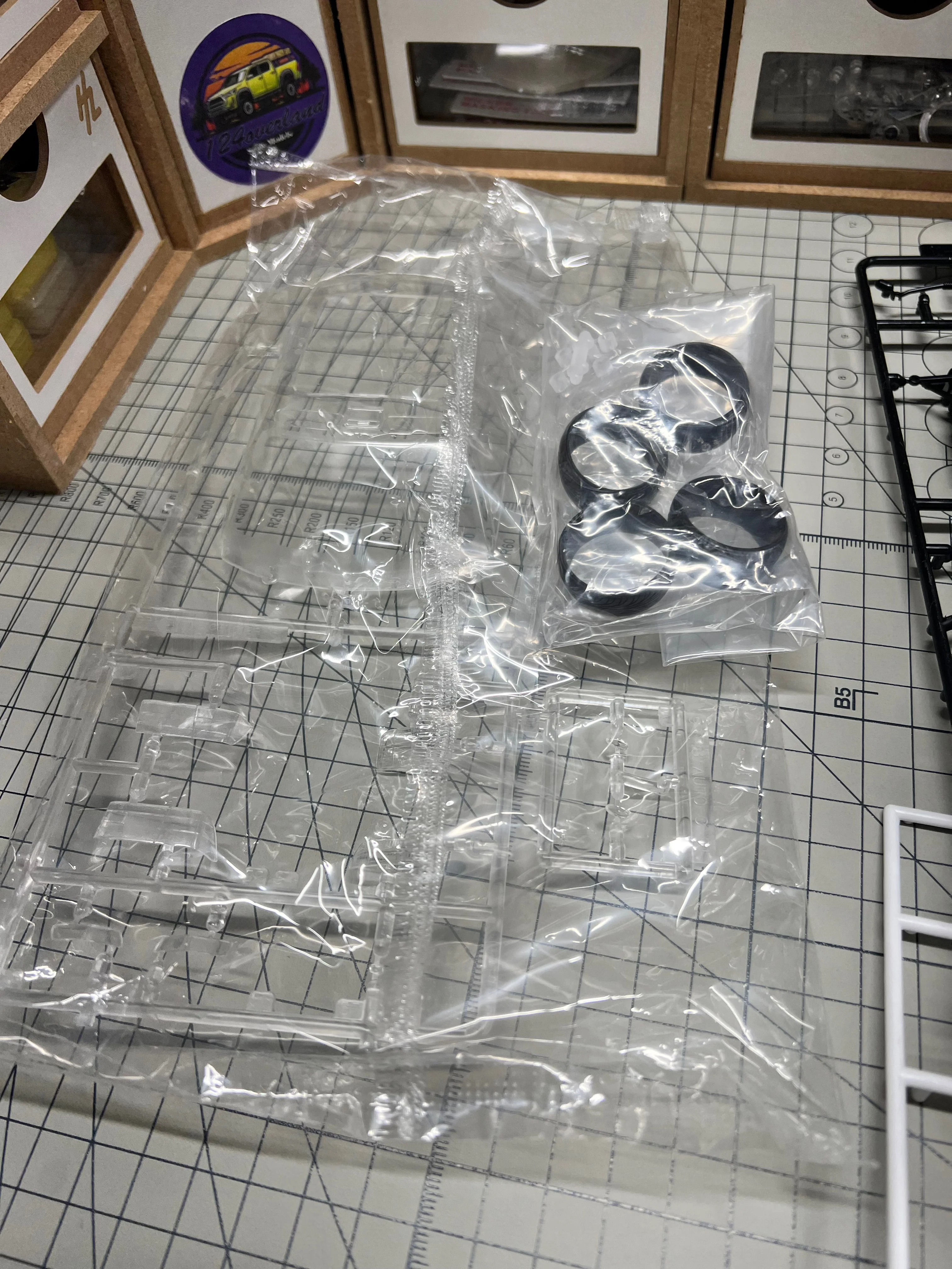 Aoshima 1/24 Toyota Auto Couture UCF21 Celsior '97 *Defect Body - Image 3
